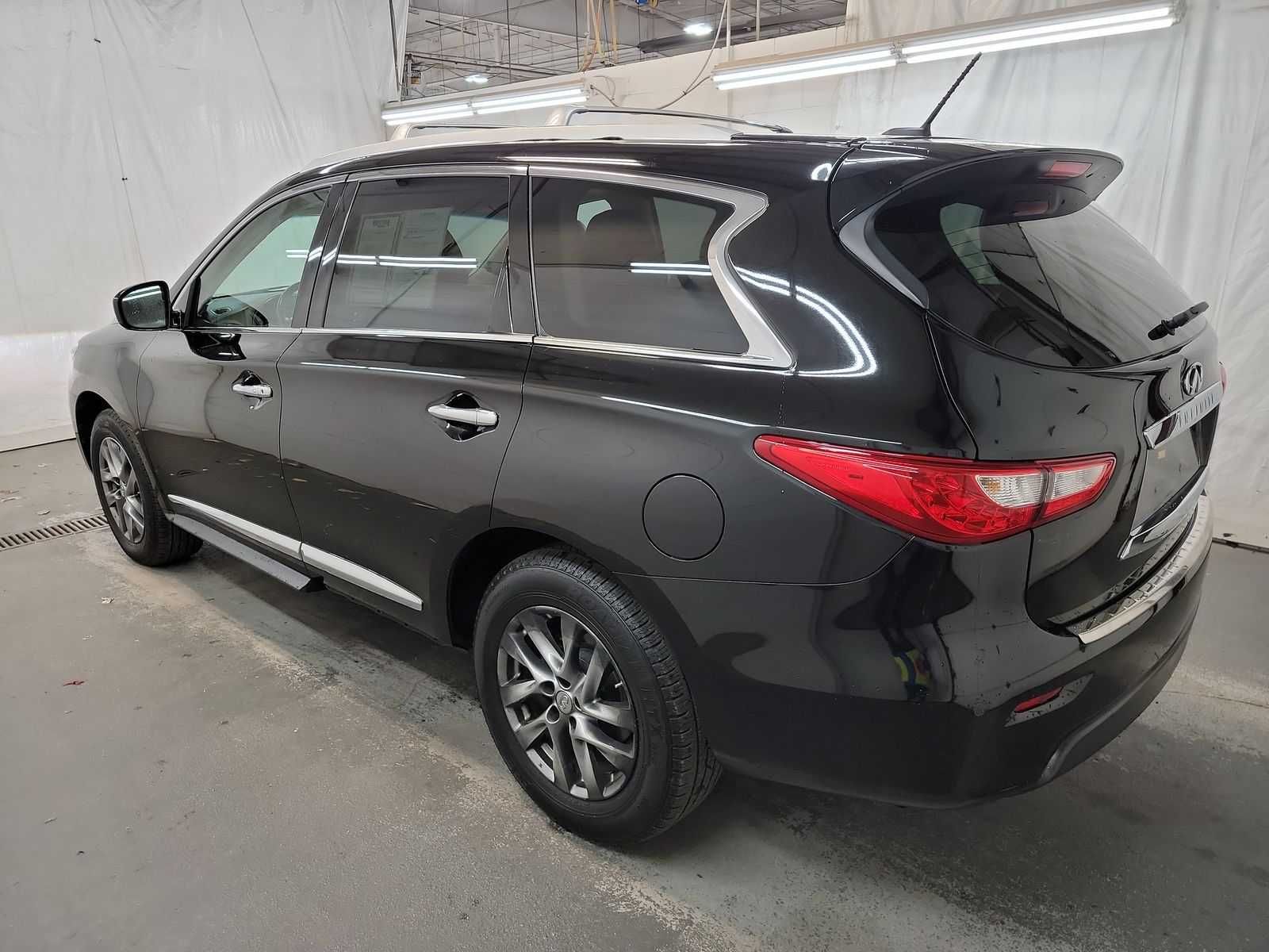 INFINITI JX35 4D SUV 2013 року