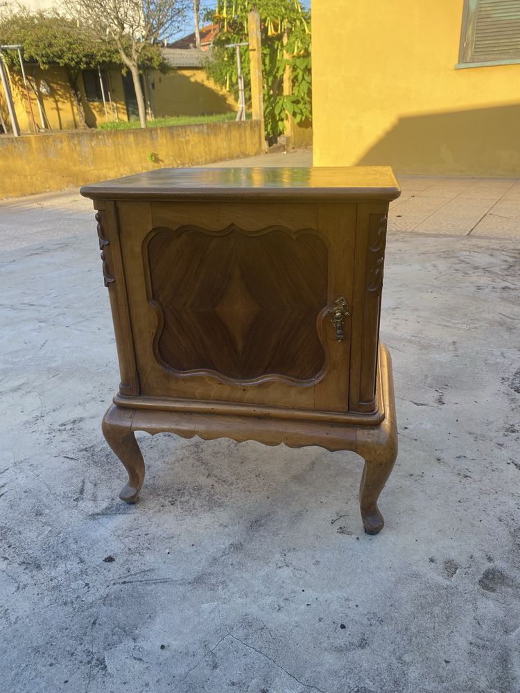 Mesa Apoio com uma Porta