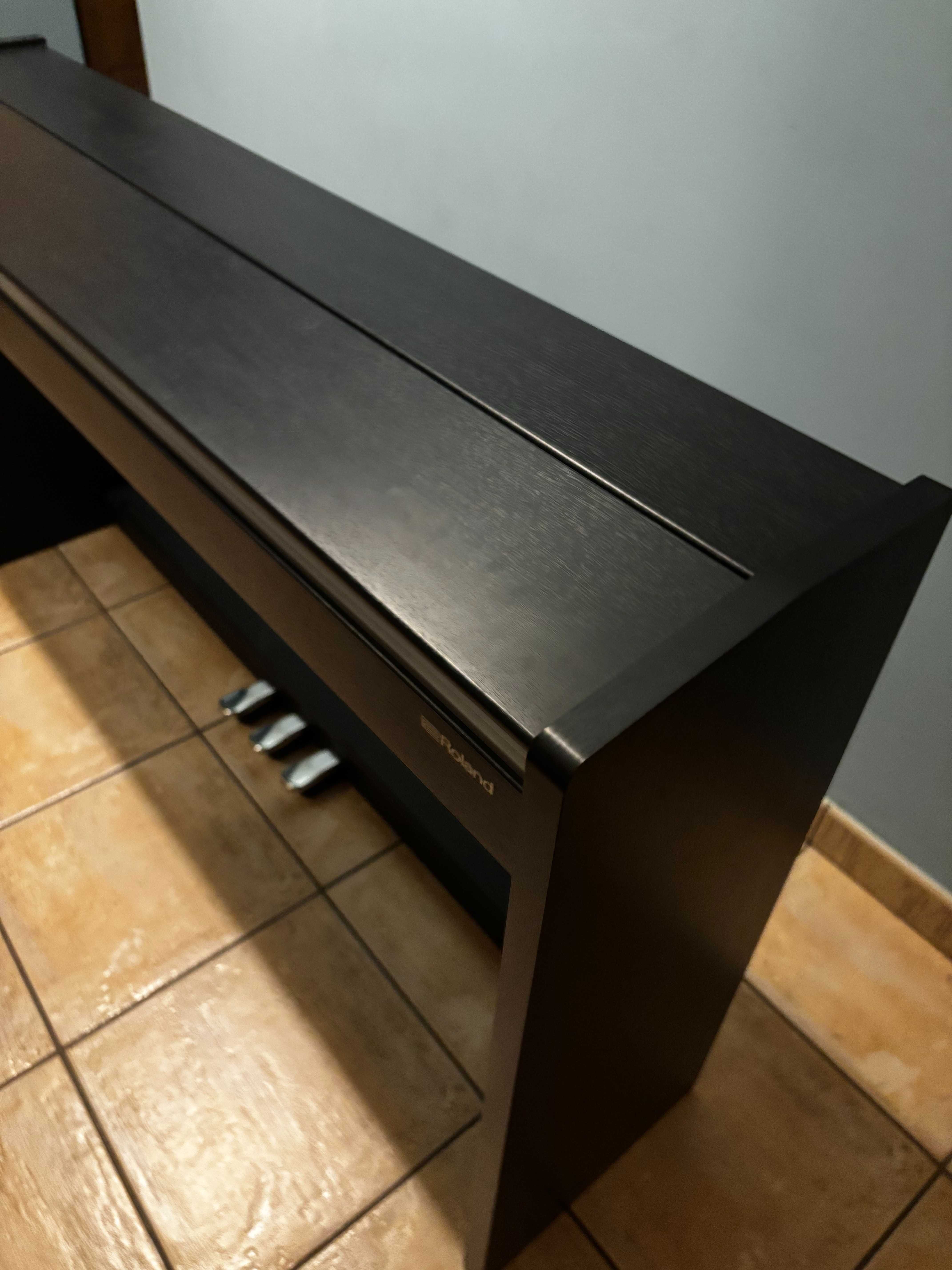 Pianino cyfrowe Roland F-140R + Stołek regulowany