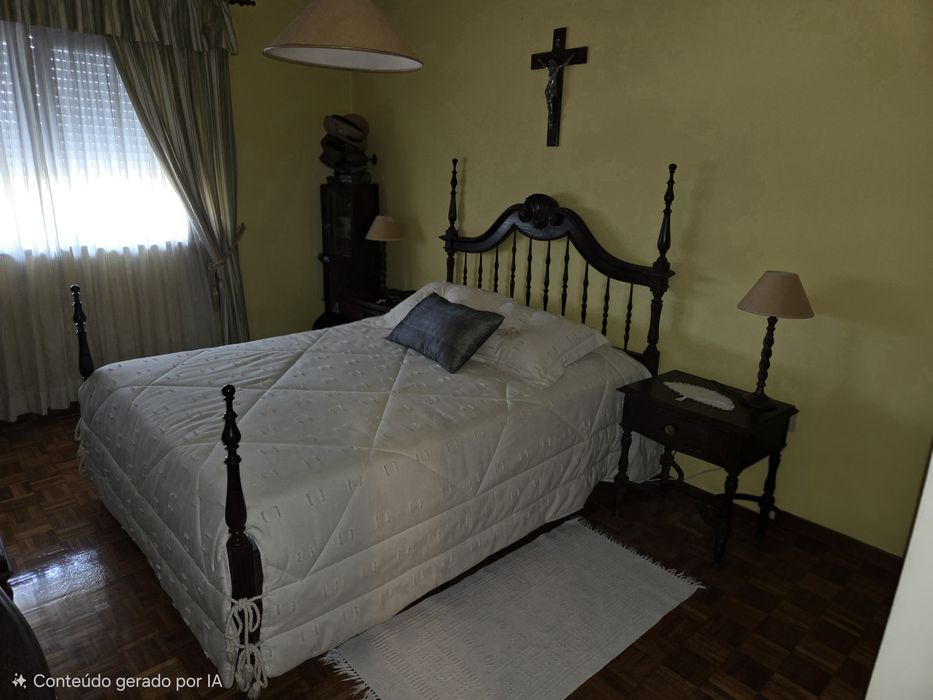 Móveis quarto madeira panga-panga