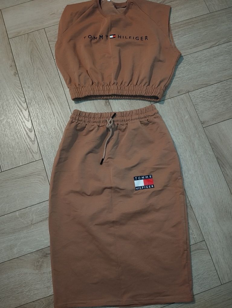 Komplet top bluza spódnica