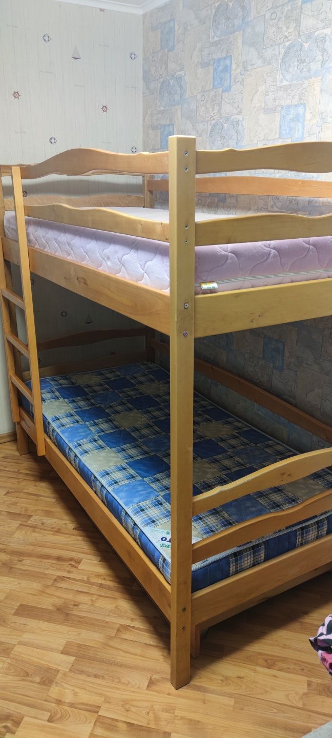 Ліжко дитяче, двухярусне, дерев'яне