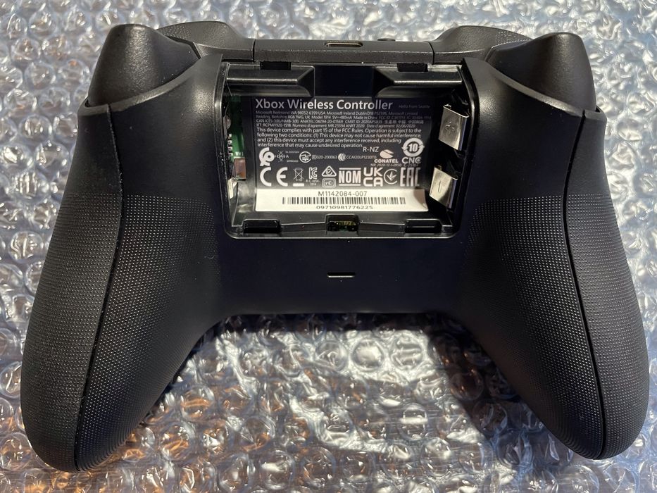 Геймпад Xbox Controller 1914 Carbon Black в гарному стані