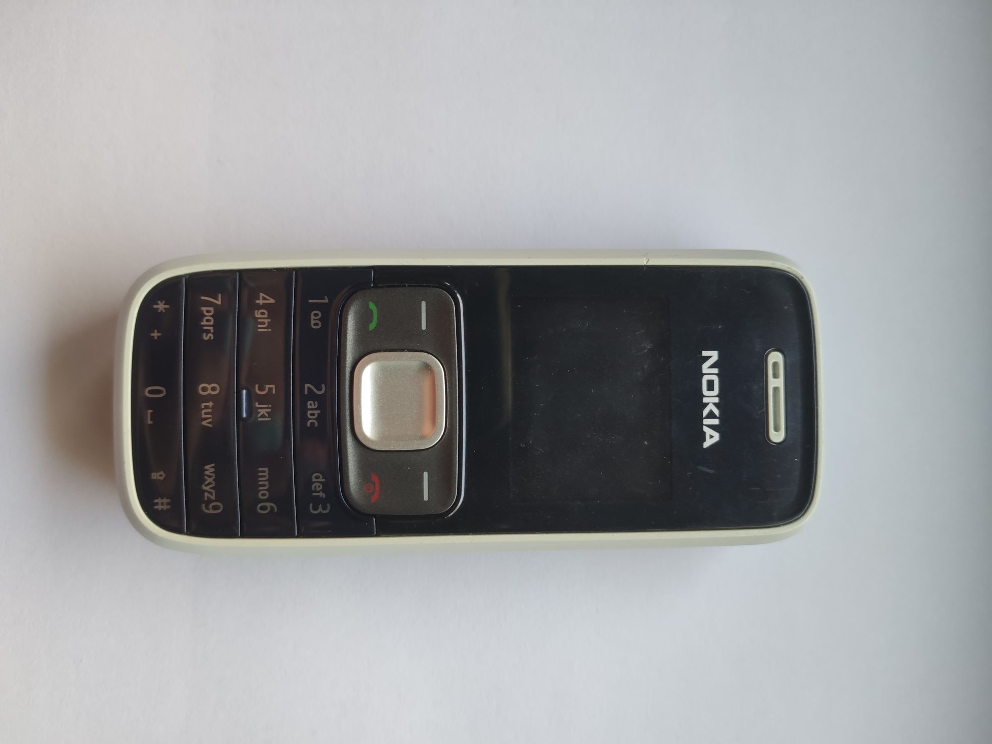 Conjunto de telemóveis antigos da Nokia e LG (ler descrição)