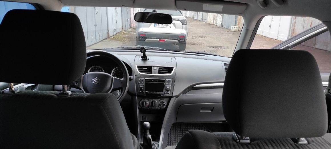 Продам авто Suzuki swift 2011 р .