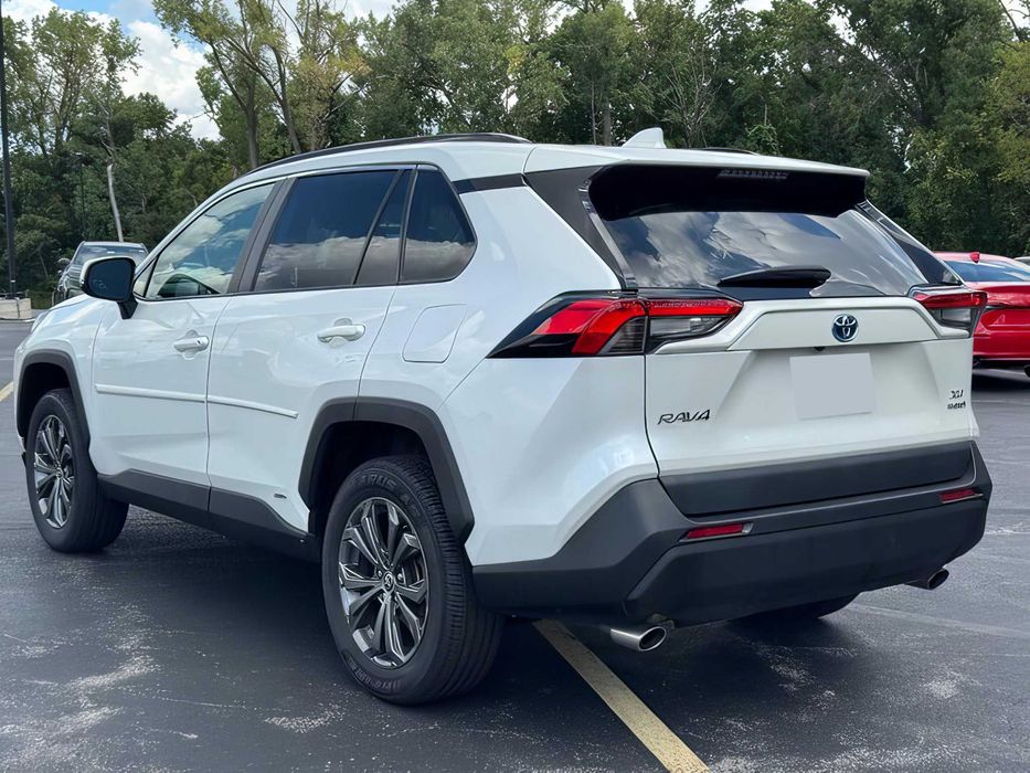 Toyota RAV4      2022