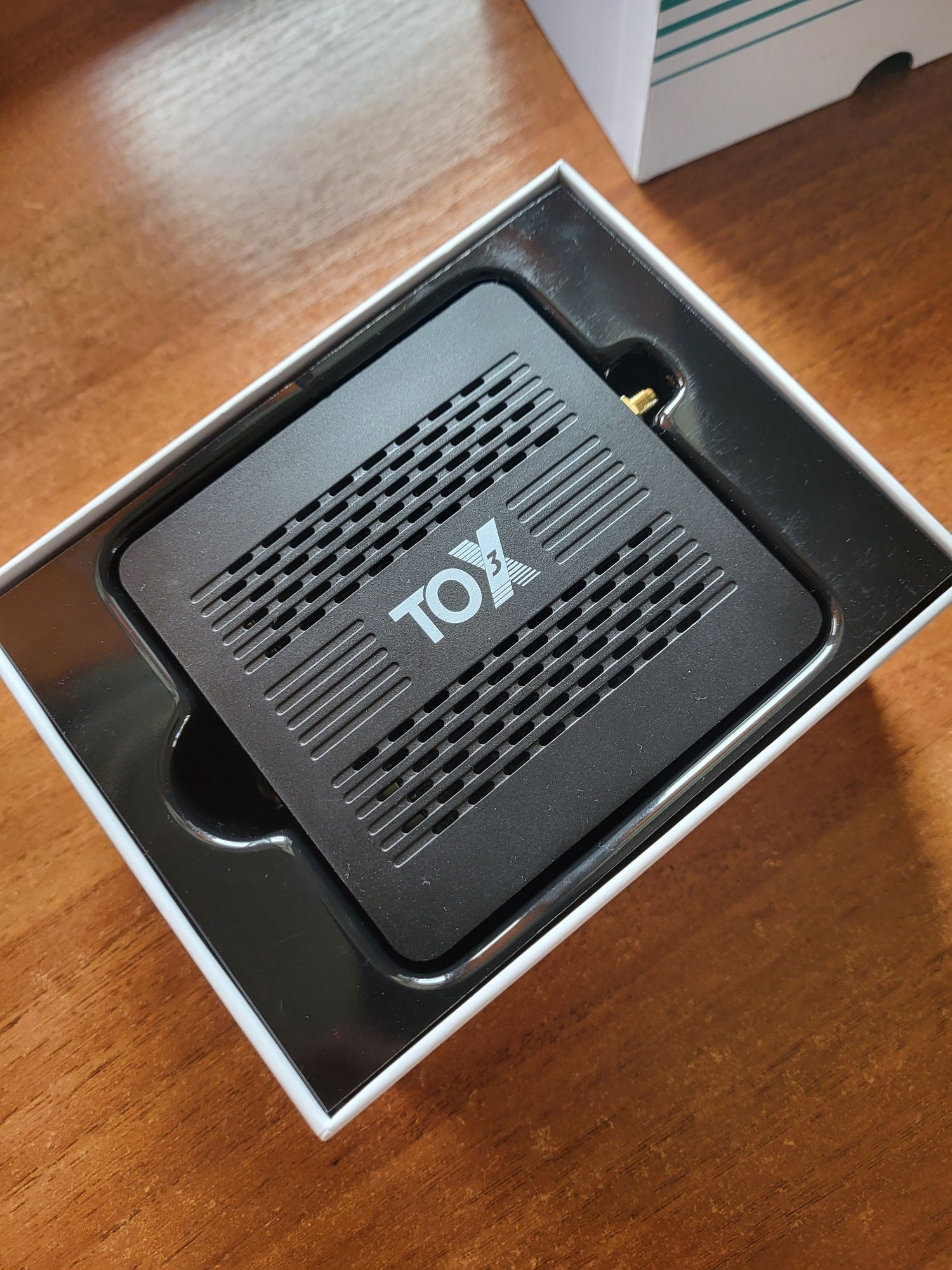 TOX 3 android TV приставка