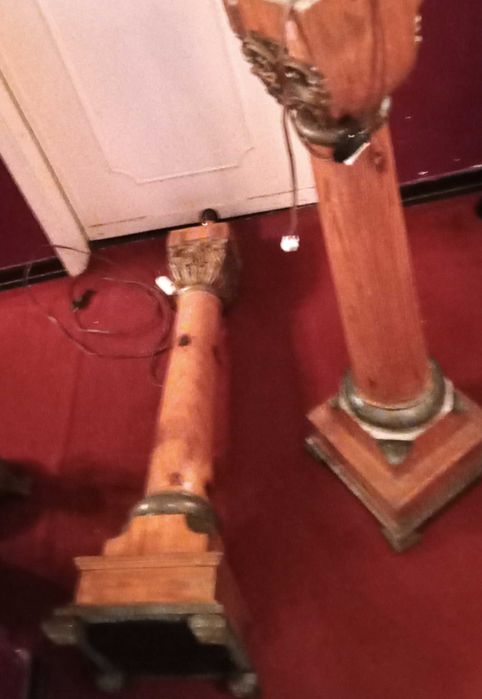 Colunas (2) antigas candeeiro balaústre trabalh dourados Dim 110 cm