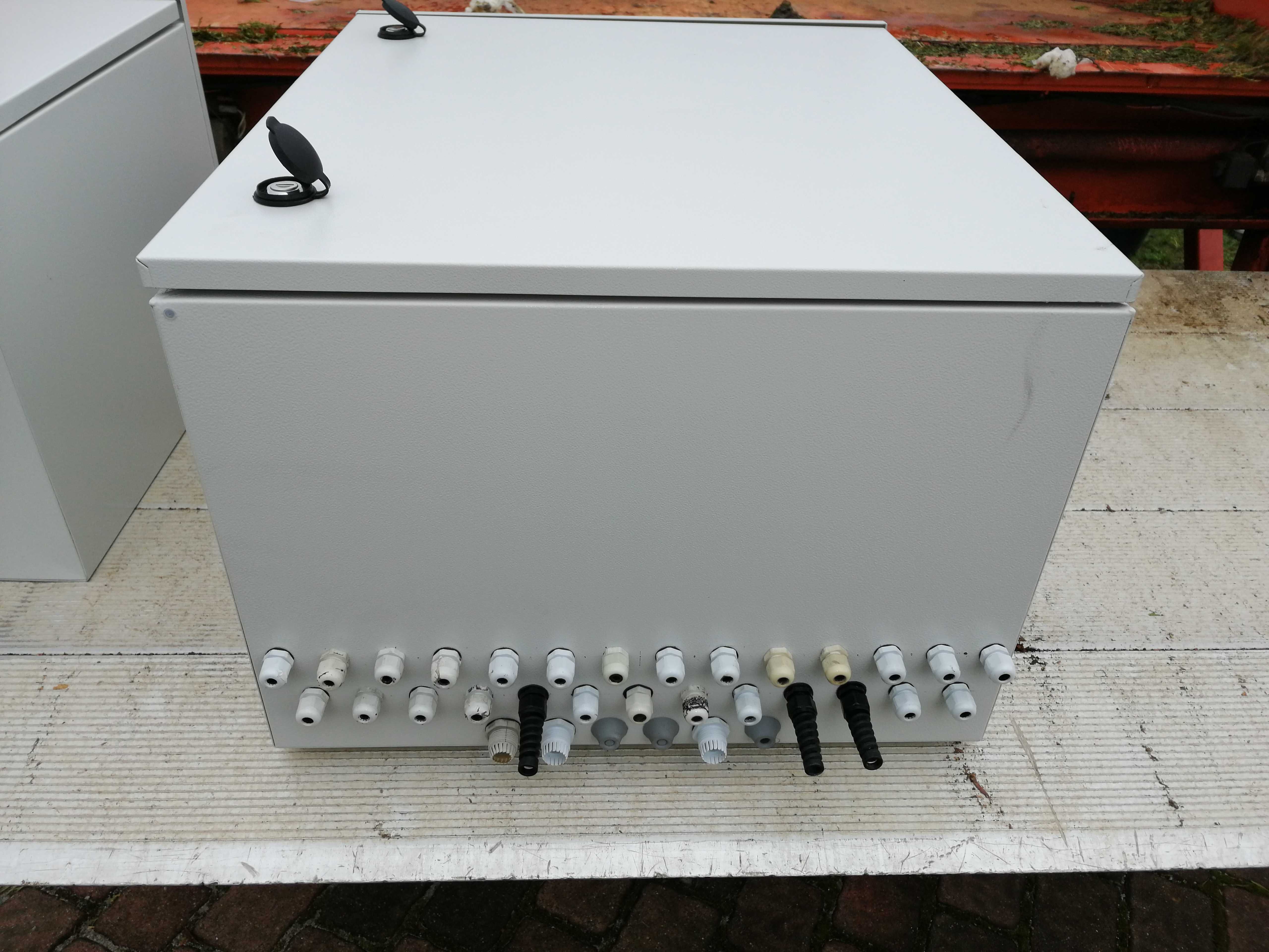 Szafa hermetyczna SM-64/55/41 19” 12U cyberbajt na maszt rack