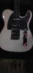 Guitarra modelo Telecaster com muitos upgrades.