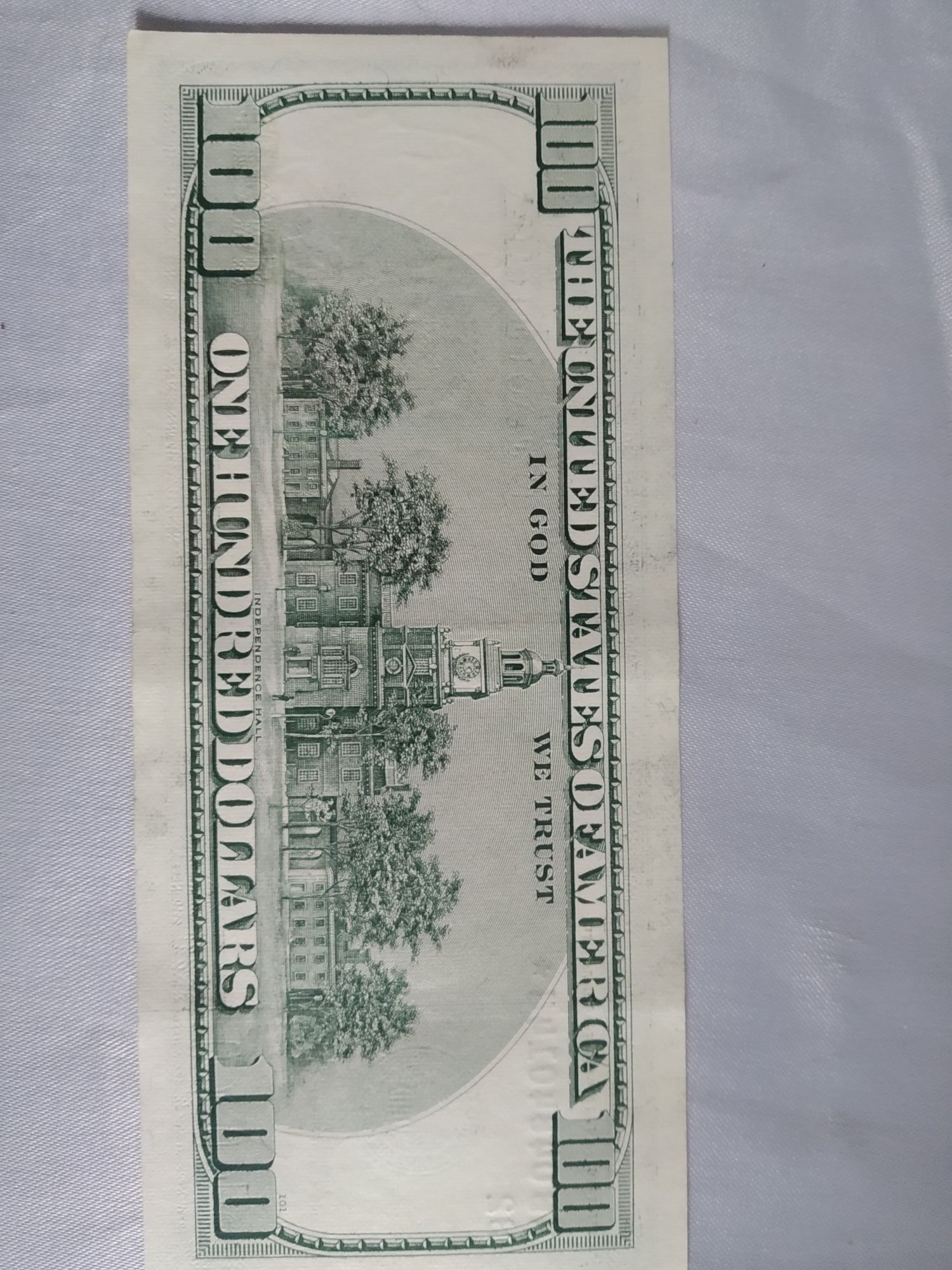 Продам купюру 100 доларів США з зіркою 2006 рік ідеальна
