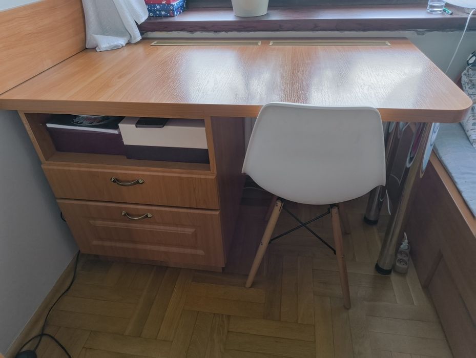 Komplet mebli do pokoju młodzieżowego