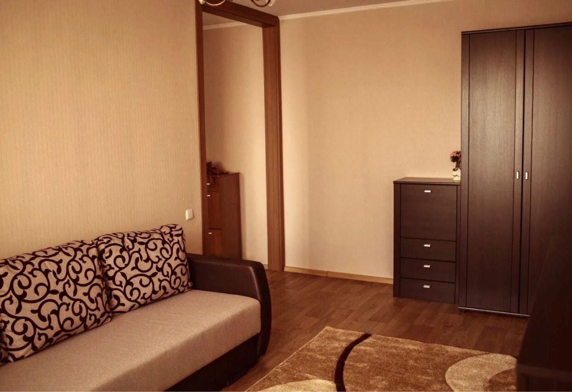 Продам 1-но кімнатну чешку з ремонтом, 7хв. до метро