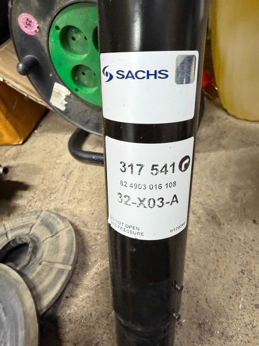 Передні стійки E46