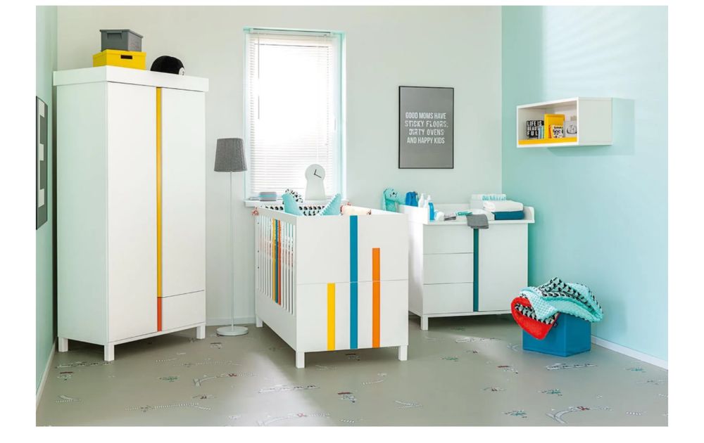 Komplet drewnianych mebli dziecięcych Vox