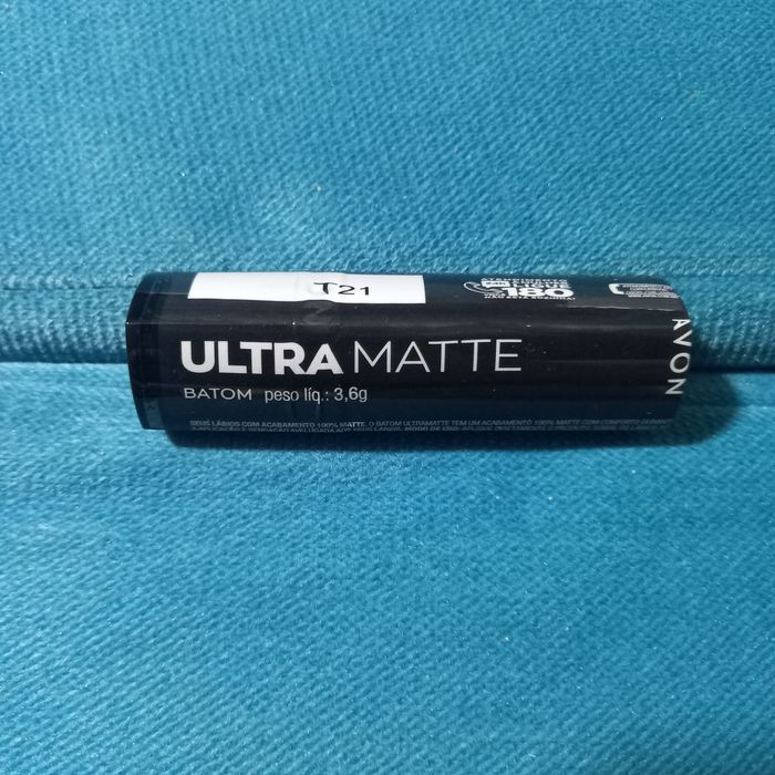 Avon Ultra Matte szminka Nude Marrom