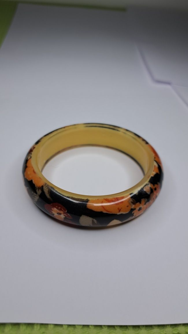 Pulseira em Madeira Com Motivo Floral