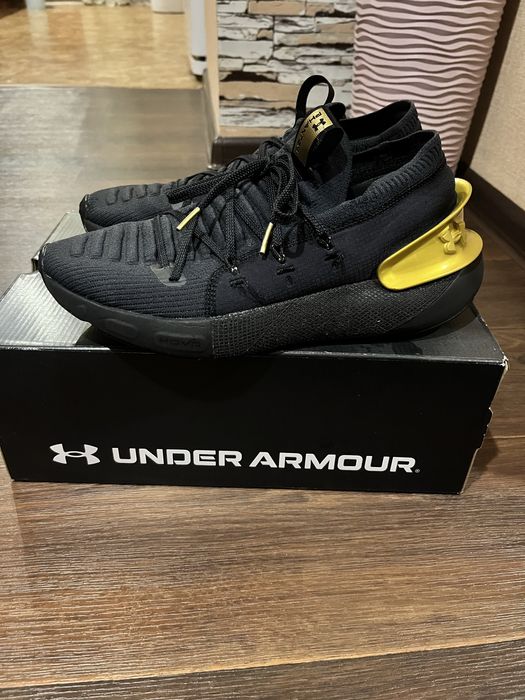 Кроссовки under armour HOVR Phantom 3 MTLC