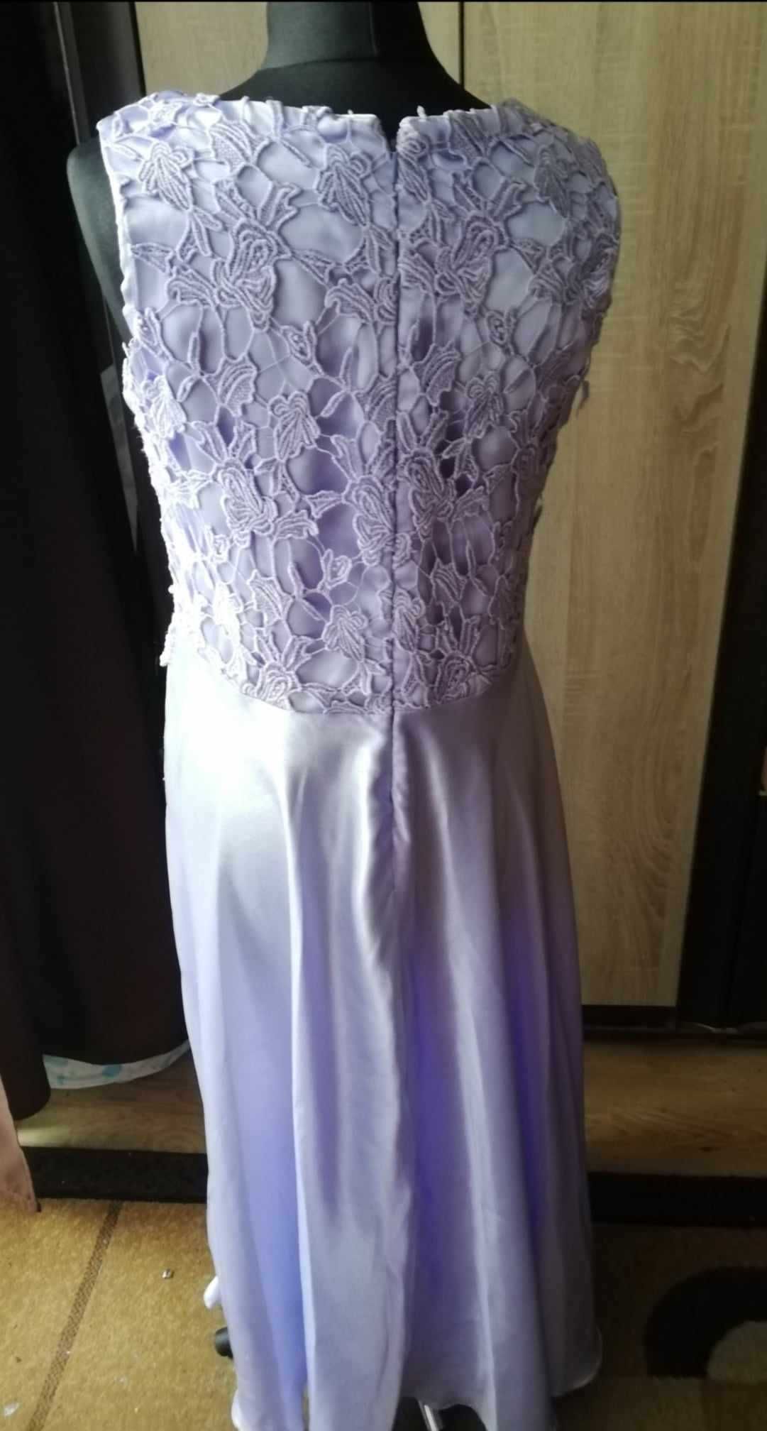 Elegancka wizytowa sukienka z żakiecikiem.