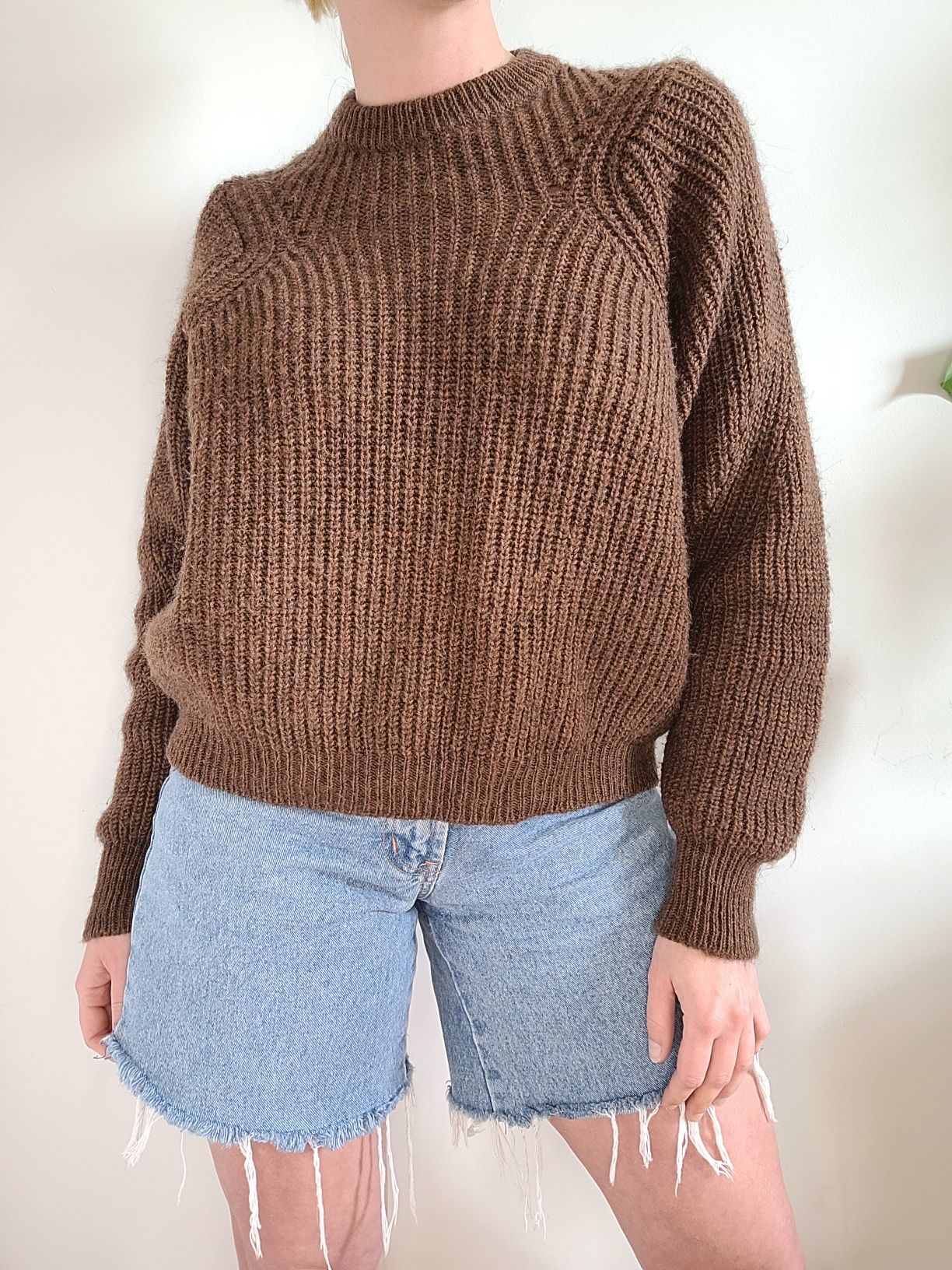 Brązowy wełniany sweter oversize wełna alpaka Minimum