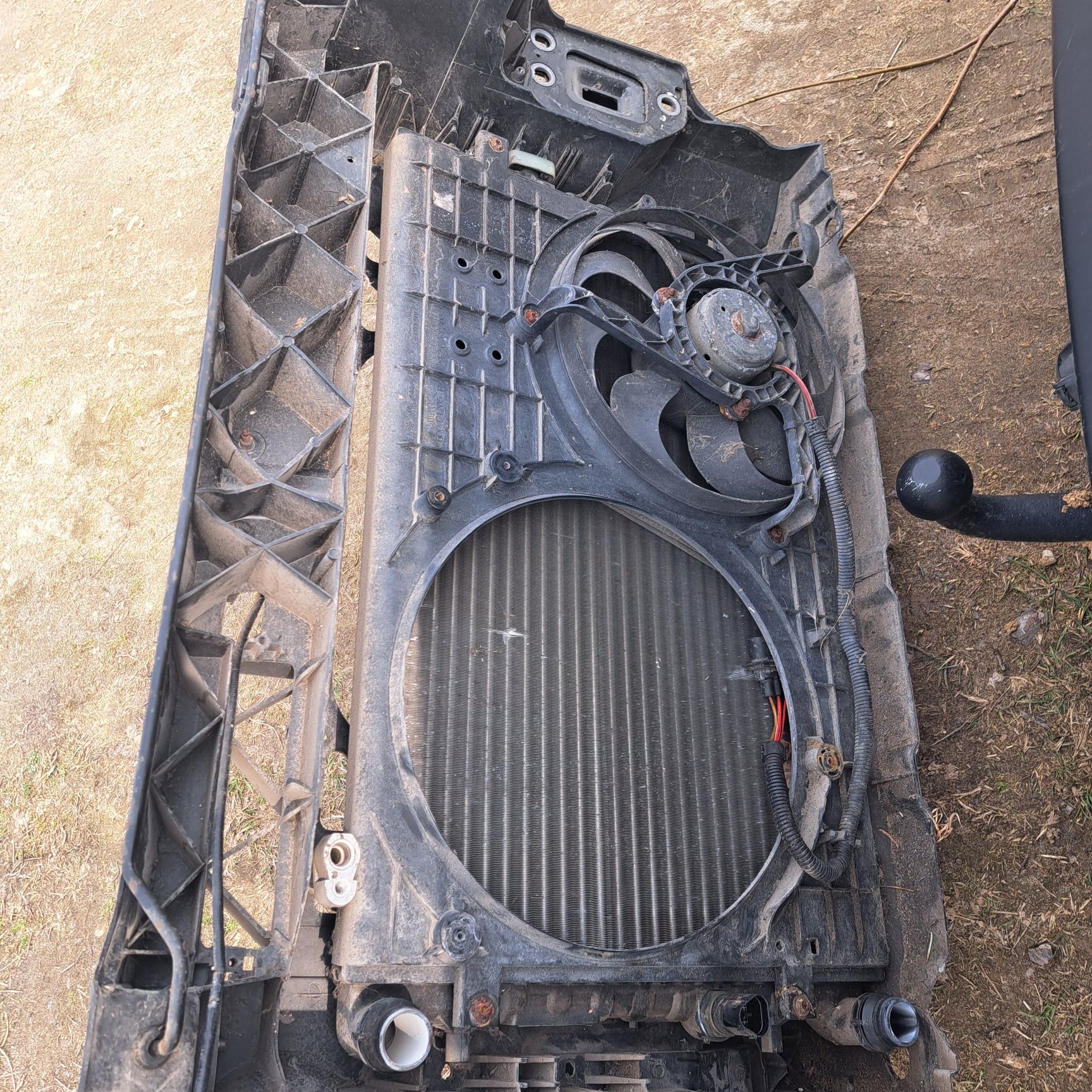 Pas przedni kompletny seat ibiza IV lift 4 1.2MPI wzmocnienie chlodnic