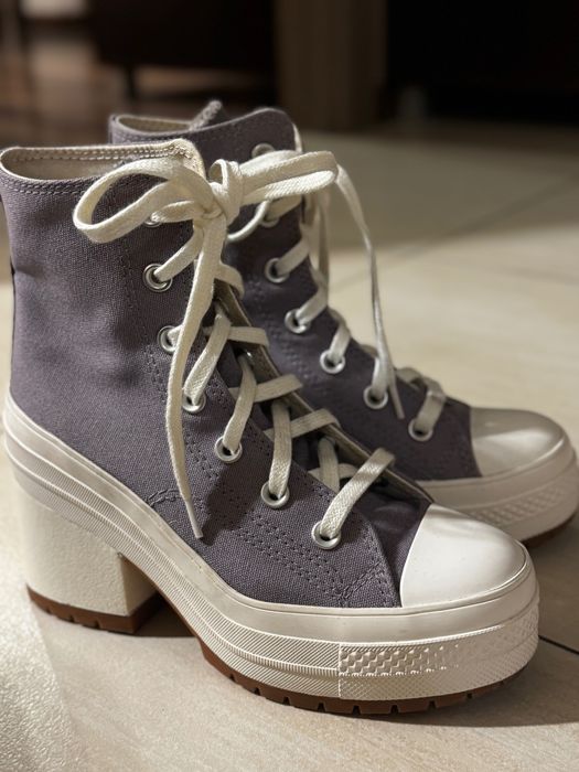 Converse All Star na obcasie