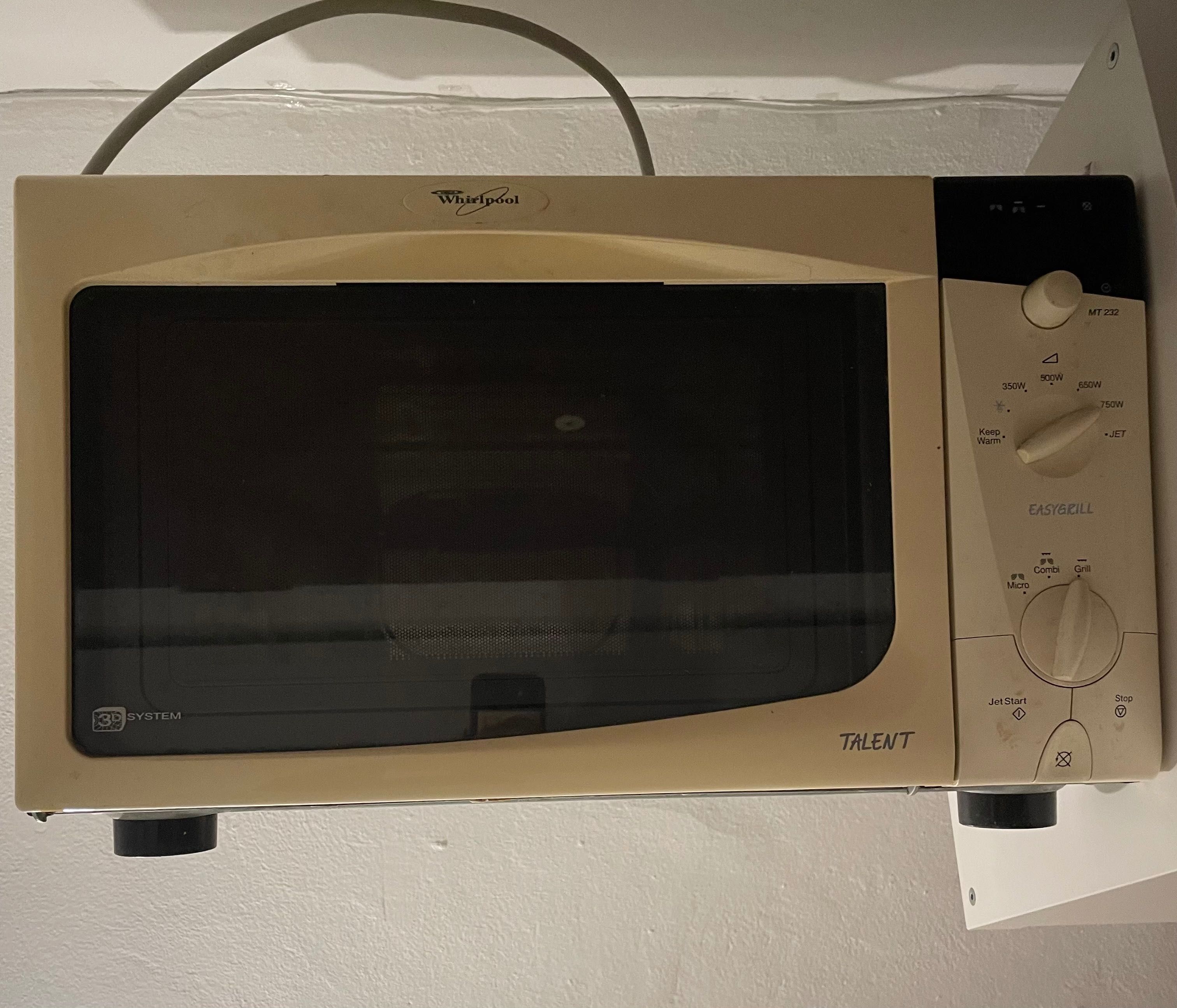 mikrofalówka Whirlpool MT-232 uszkodzona