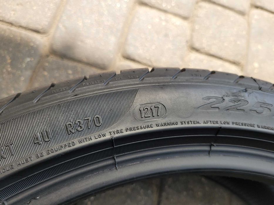 225 / 40 R 18    Pirelli