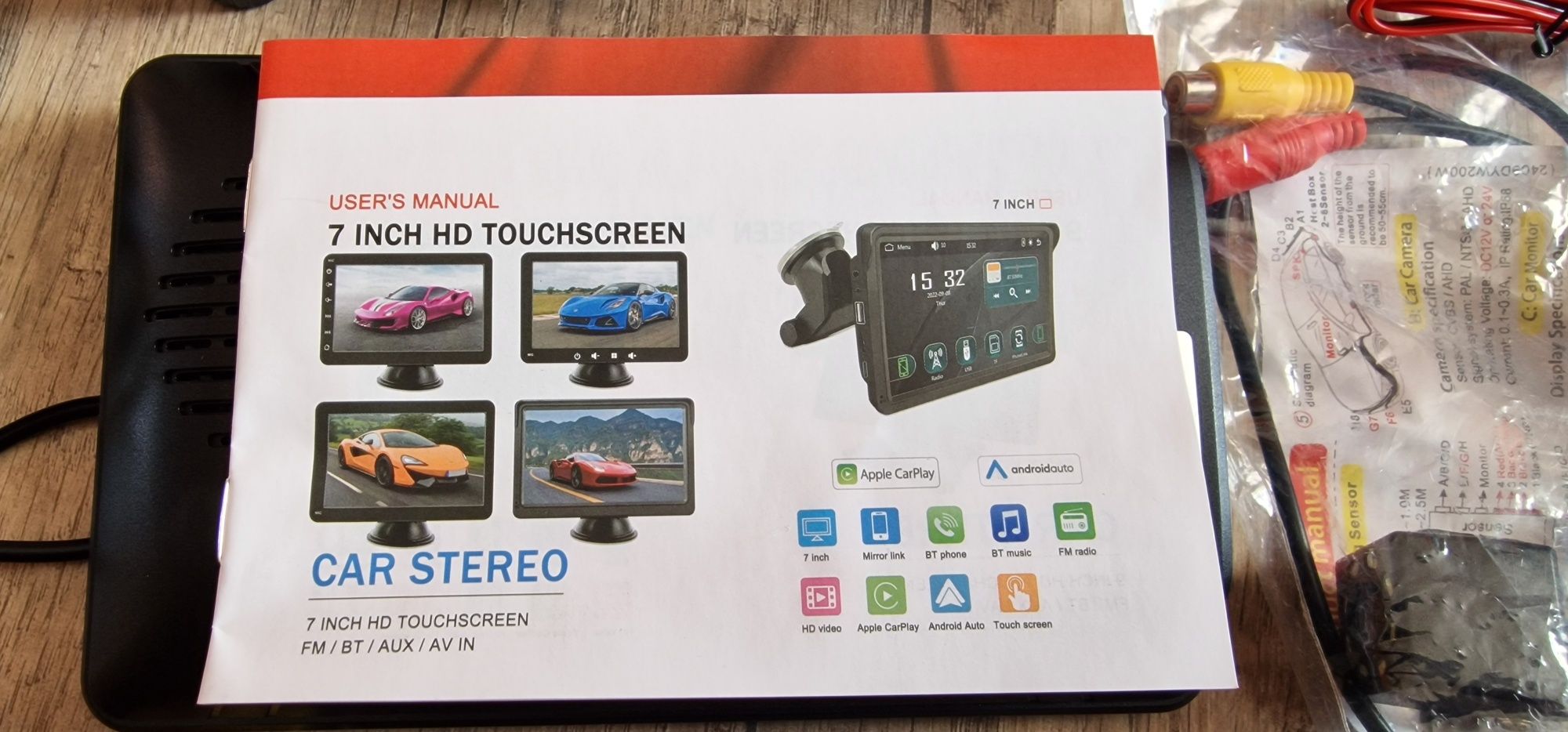 Tablet wyswietlacz samochodowy Androidauto Apple CarPlay