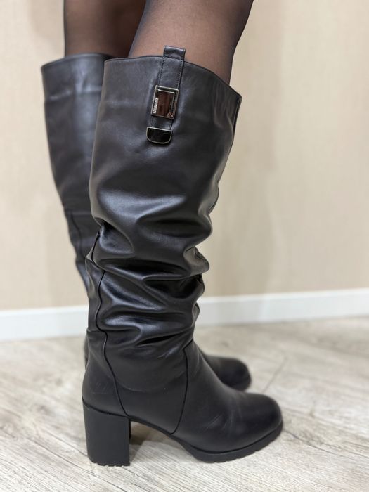 Шкіряні сапоги жіночі