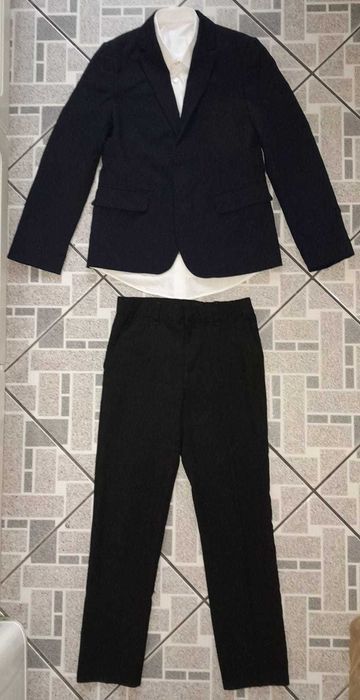 Garnitur , ubranko wizytowe rozm 140 + GRATIS koszula