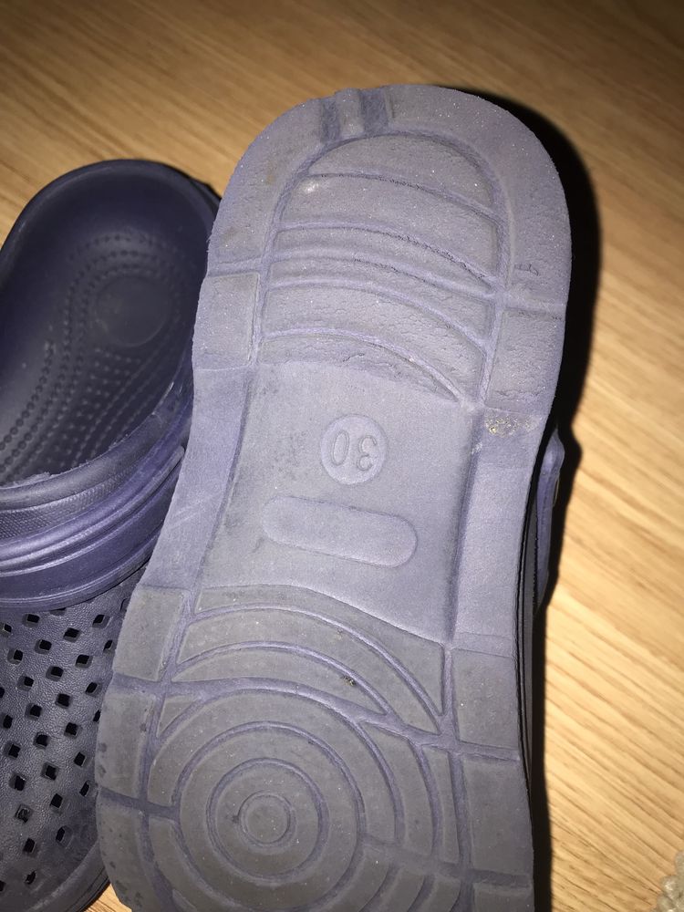 Crocs de menino