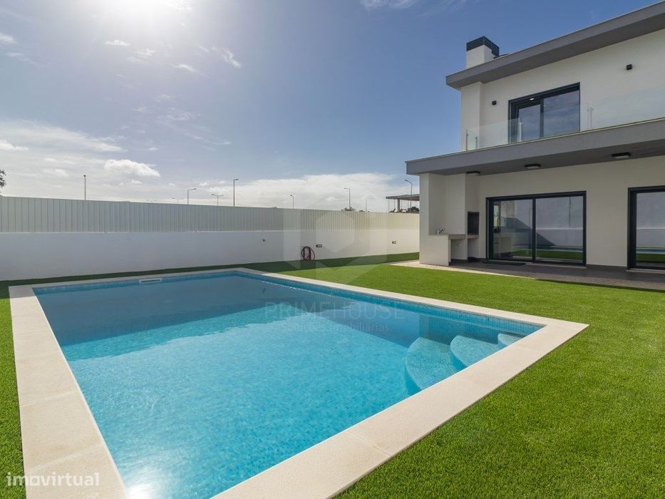 Moradia isolada T4 com garagem e piscina, Brejos de Azeitão