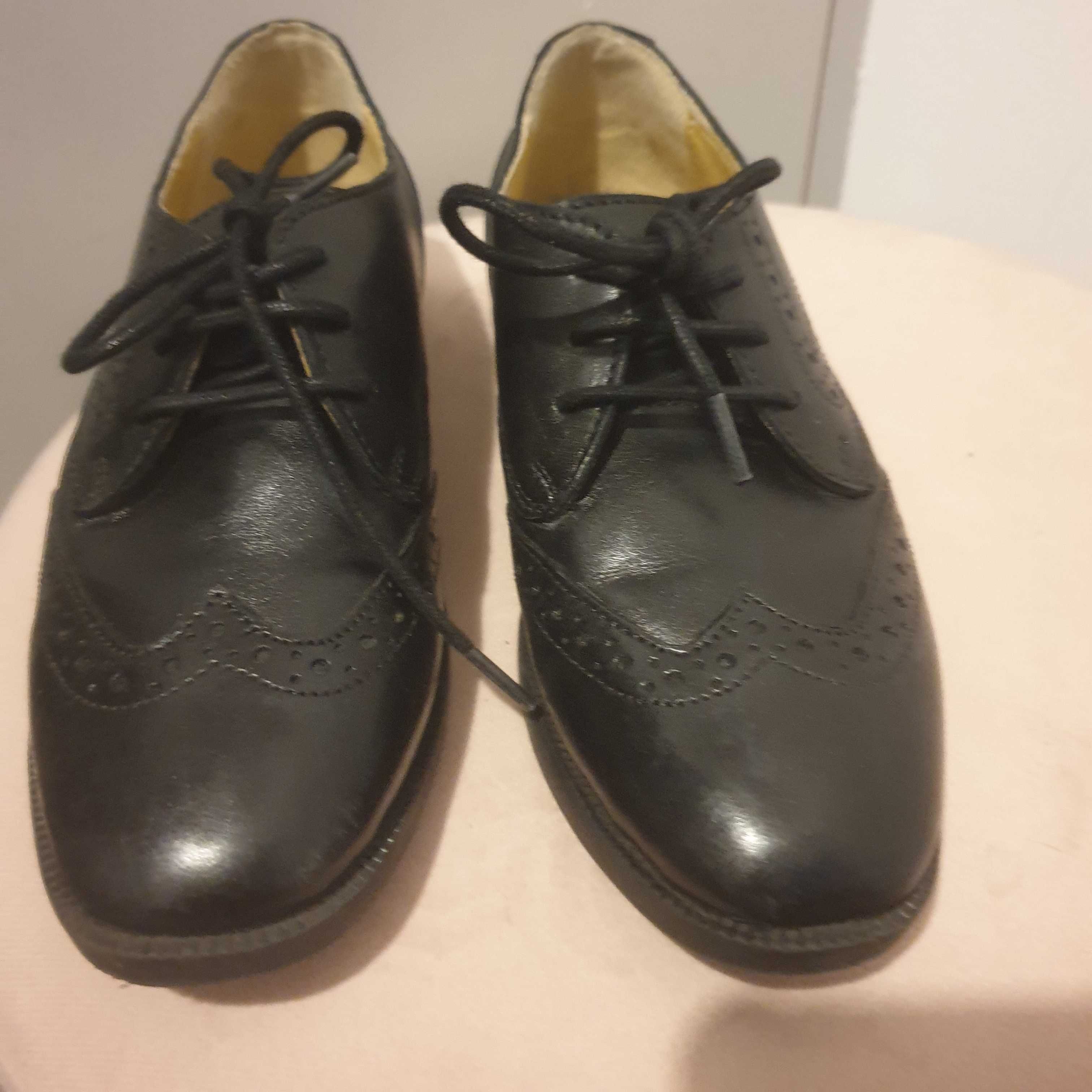 Buty eleganckie r.32 czarne skóra chłopięce