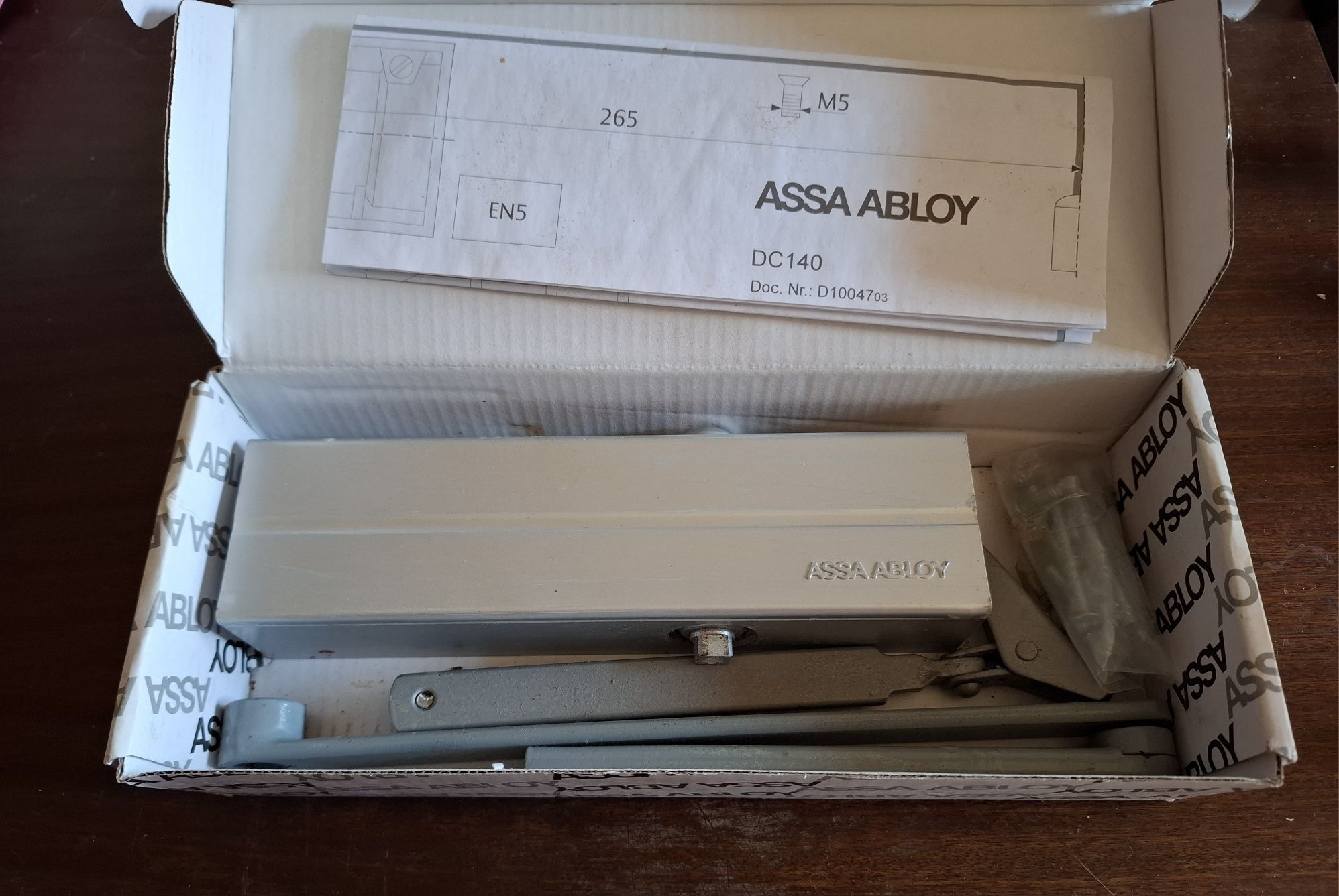 Mola de porta DC140 ASSA ABLOY