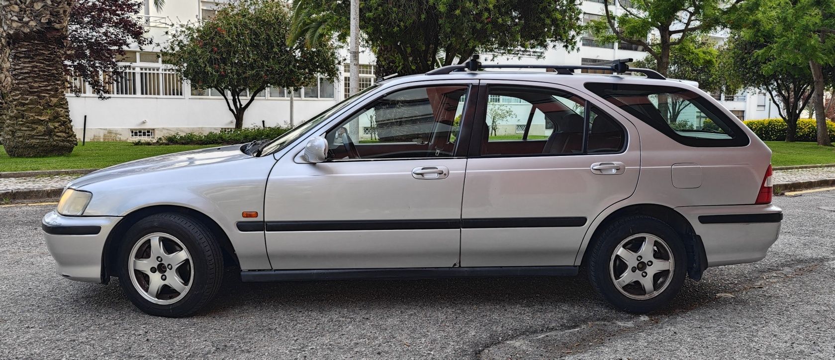 RESERVADO || HONDA CIVIC AeroDeck 1.5i VTEC *** apenas 249.000 kms