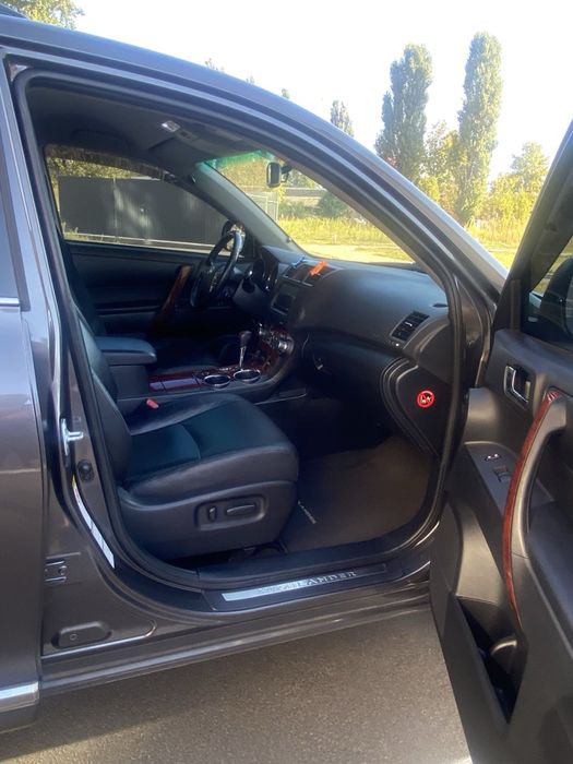 Продам Toyota Highlander