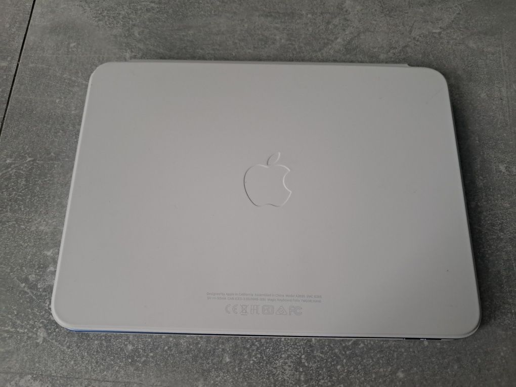 Etui z klawiaturą do iPad 10