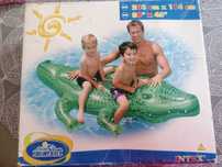 Colchão crocodilo piscina