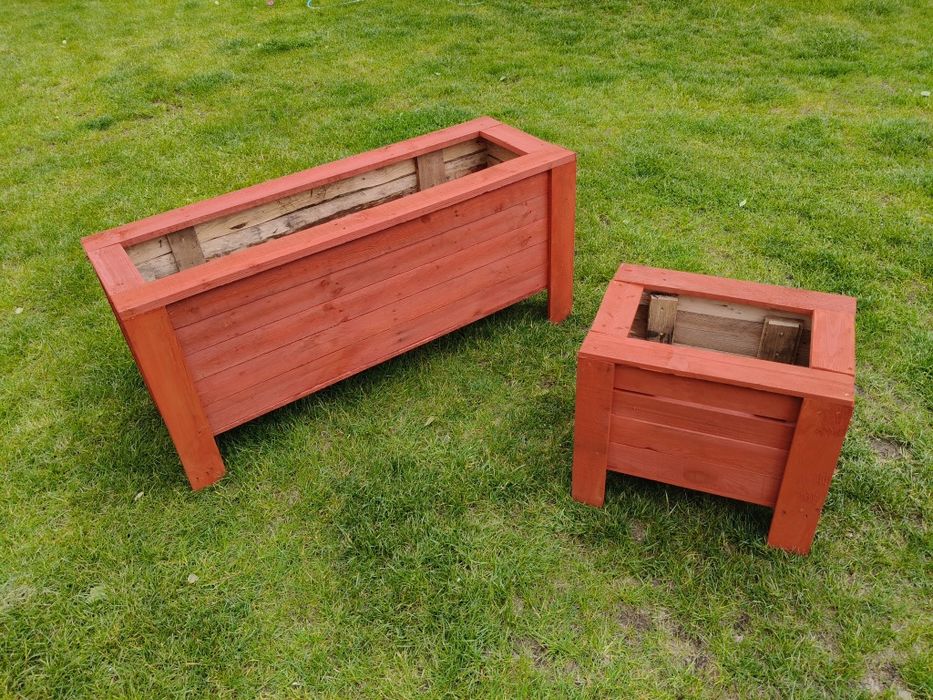 Donice ogrodowe dwie sztuki większa i mniejsza