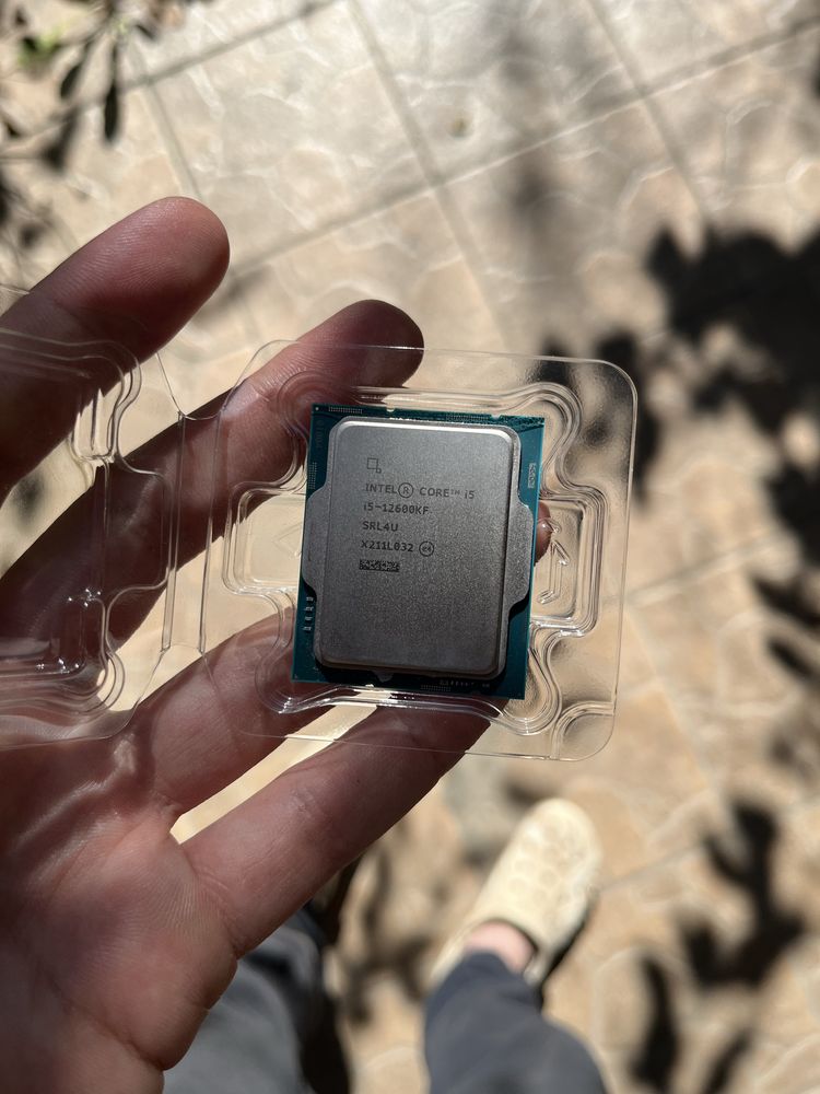 Процесор Intel Core i5-12600KF