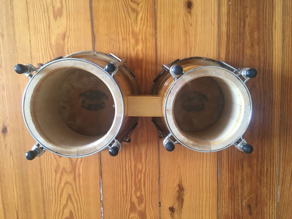 Instrumento de percussão da marca Tribal