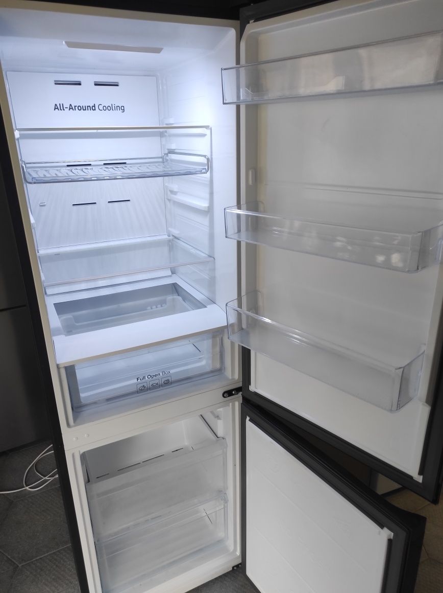 Холодильник Samsung No frost 185см.