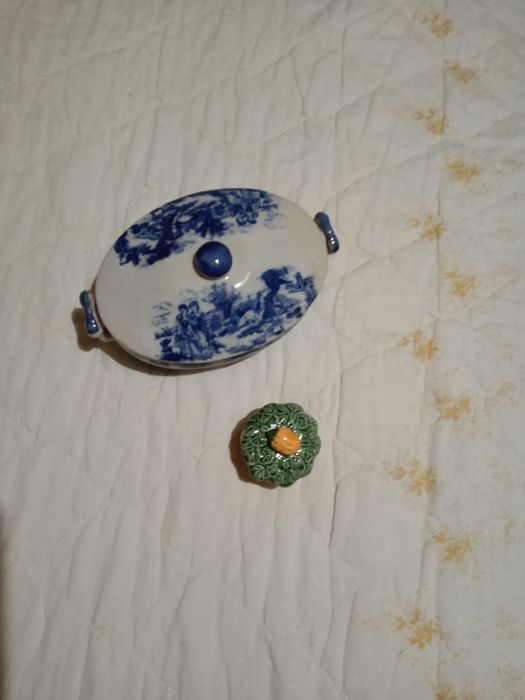 Terrina em porcelana antiga crackled + Acessório extra em miniatura