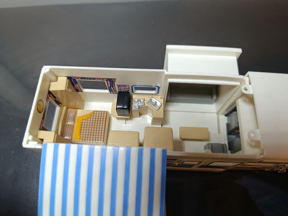 Дом на колесах 1/43 флимма