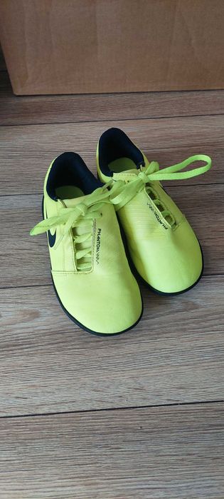 Buty halowe piłkarskie Nike rozmiar 28