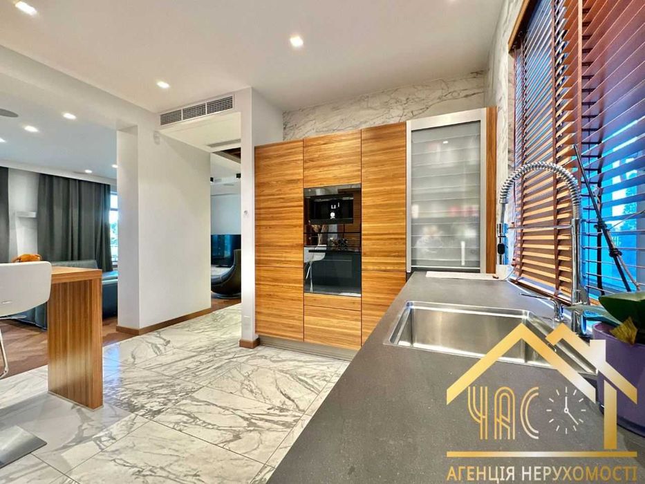 Продаж будинку з авторським ремонтом КМ Zoloche, Вишеньки