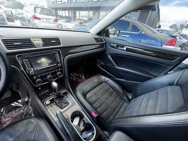 Volkswagen Passat Sel 2015 Року