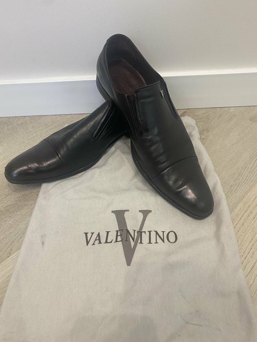 Туфлі чоловічі,чорного кольору,оригінал!valentino!