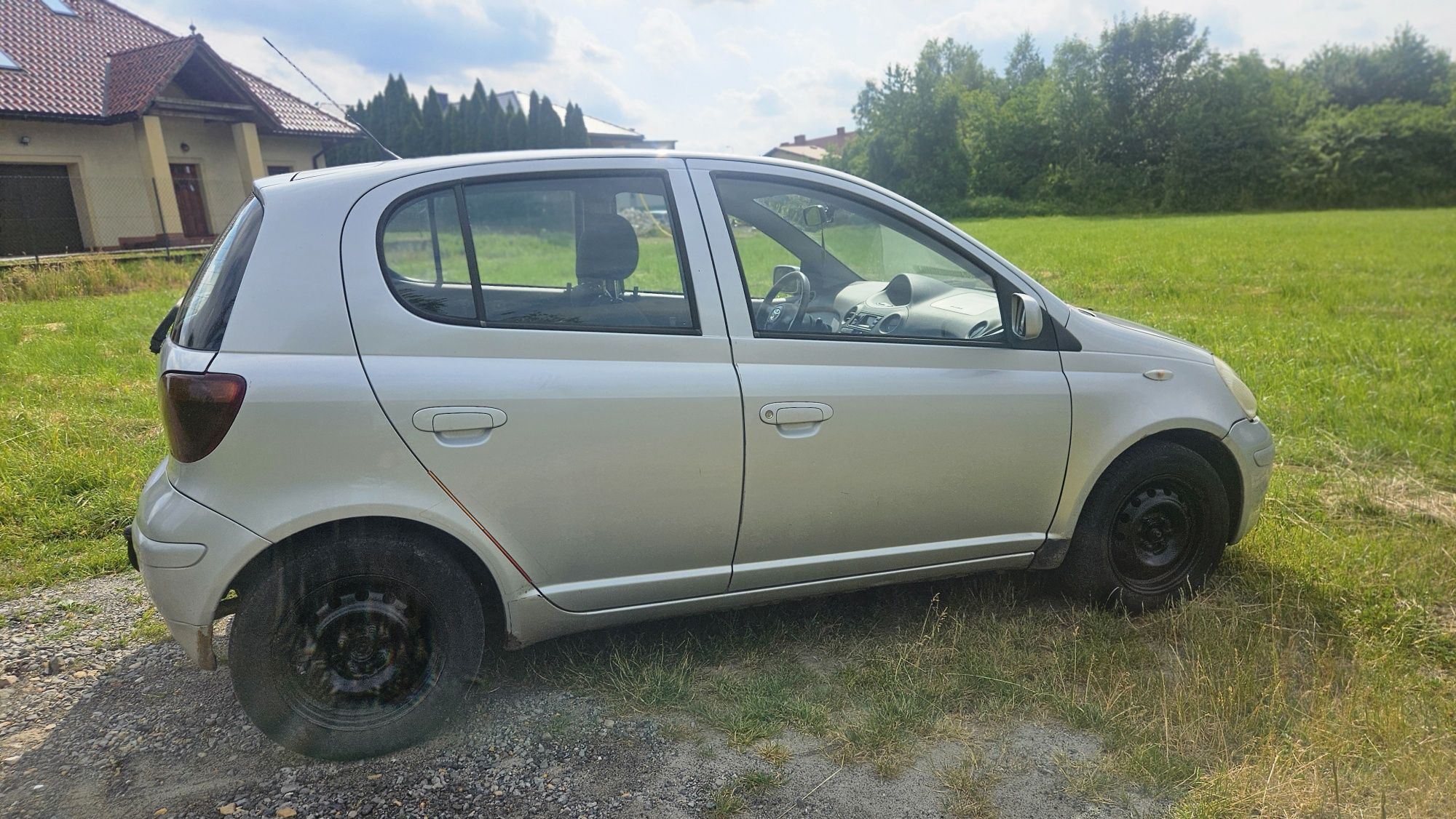 Toyota Yaris 1.4 Diesel, 2003 r.  Srebrna, zadbana, gotowa do jazdy!
